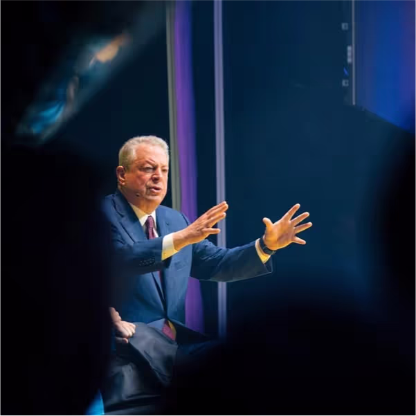 +350 world class speakers & panelists
